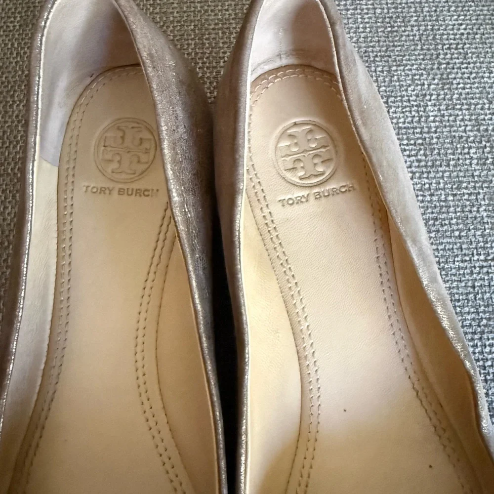 Tory Burch Gold Metallic Bow Leather Ballet Flats with Logo Plaque